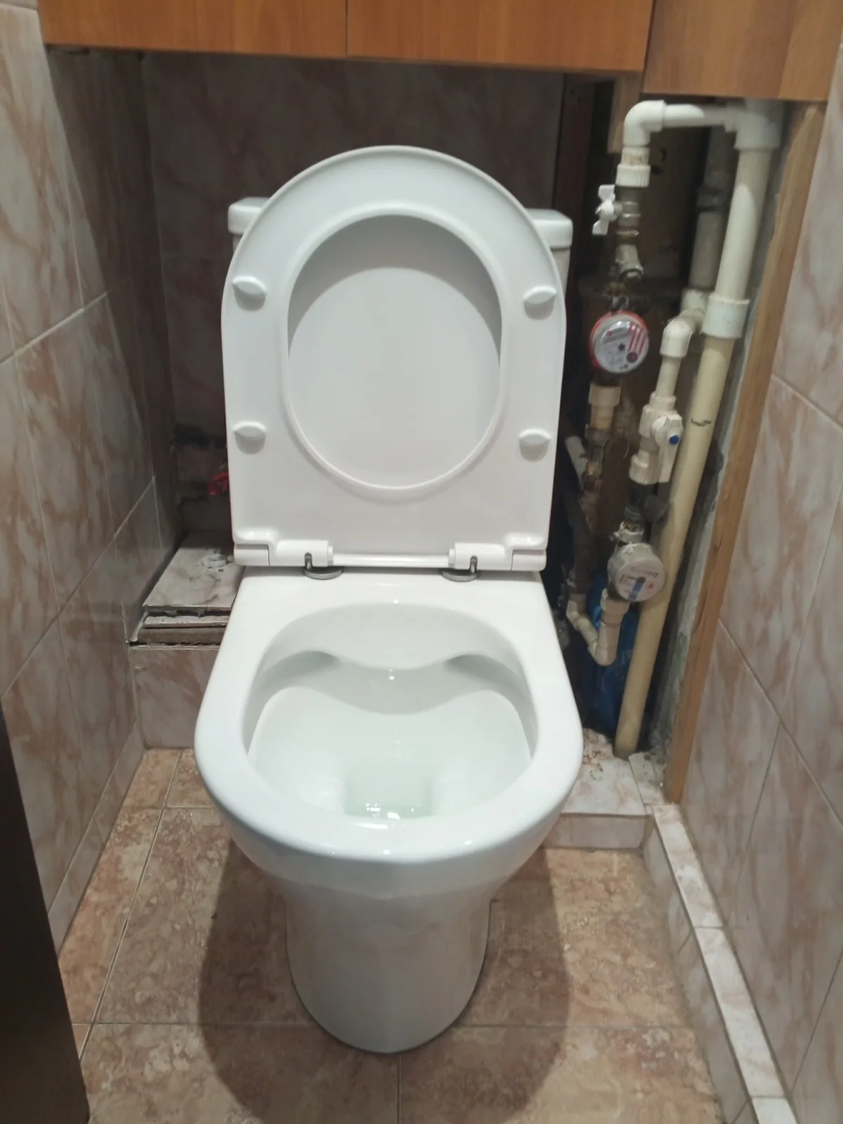 Установили унитаз